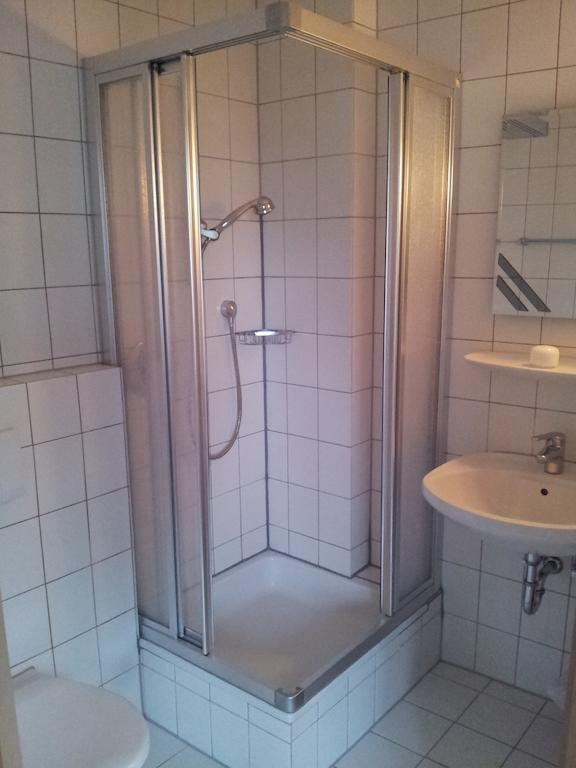 Zur Frischen Quelle Otel Oberasbach Oda fotoğraf