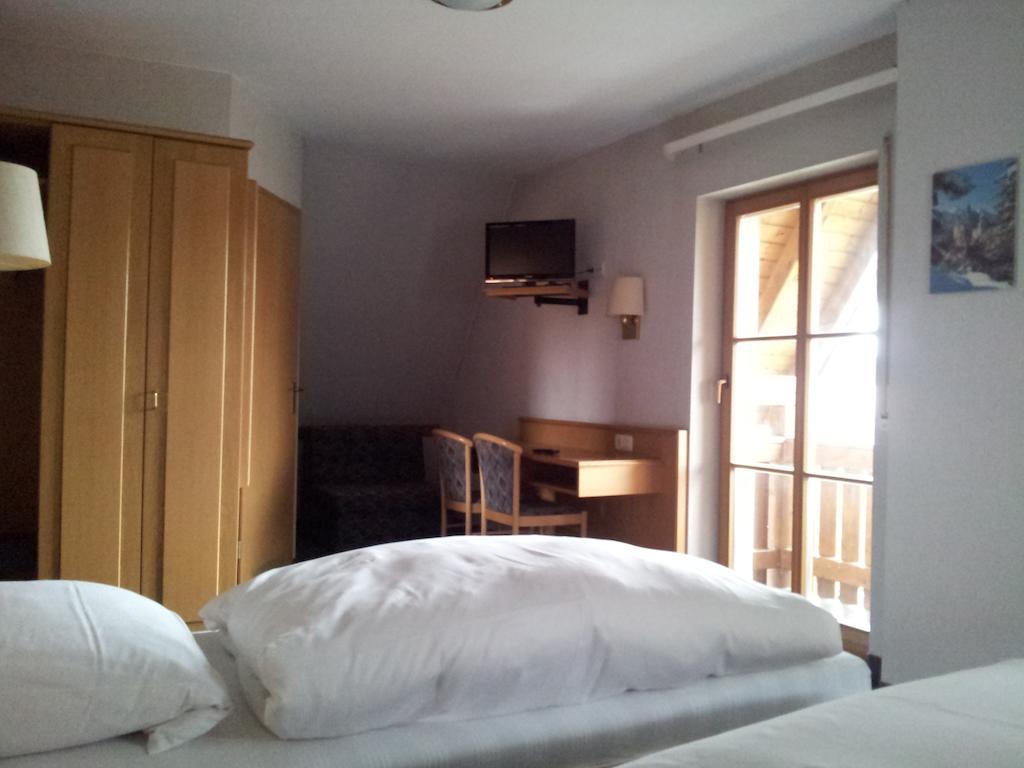 Zur Frischen Quelle Otel Oberasbach Oda fotoğraf