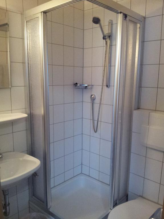 Zur Frischen Quelle Otel Oberasbach Oda fotoğraf
